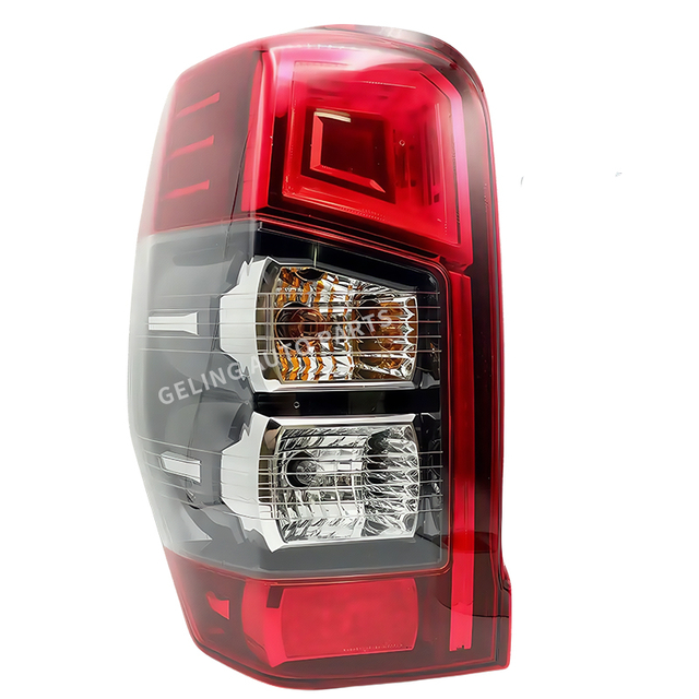 三菱トライトン L200 2019 用 LED テールランプ