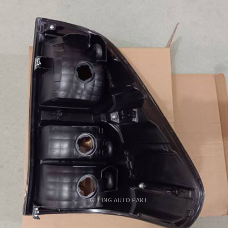 トヨタ ハイラックス Revo 2016 用リアランプ テールライト