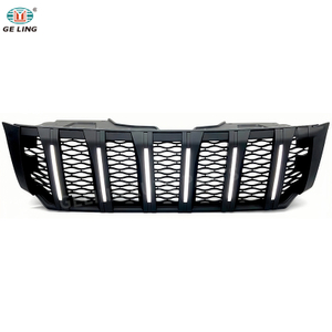 Griglia con luce diurna per Nissan Navara Np300 2015