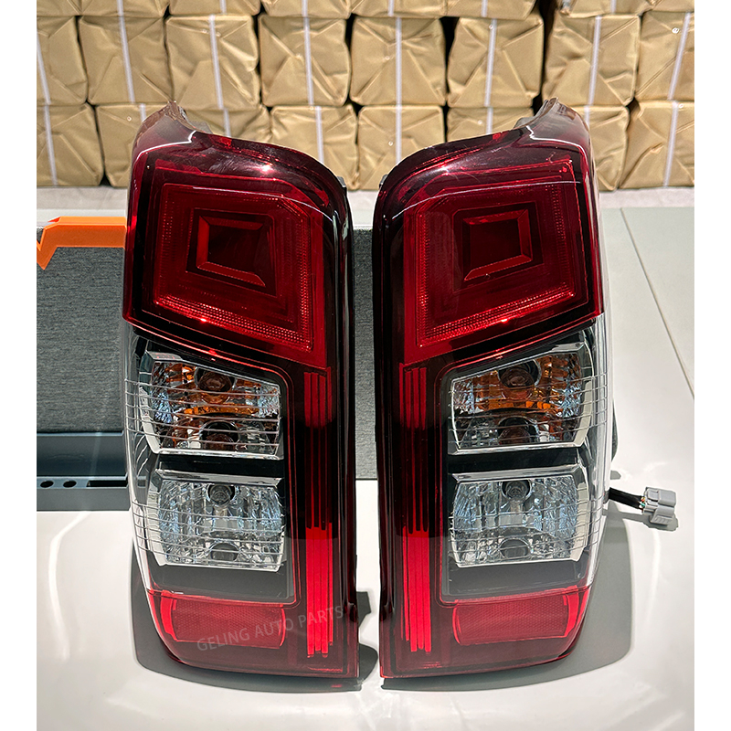 Piloto Trasero Hal&oacute;geno para Mitsubishi Triton L200 2019