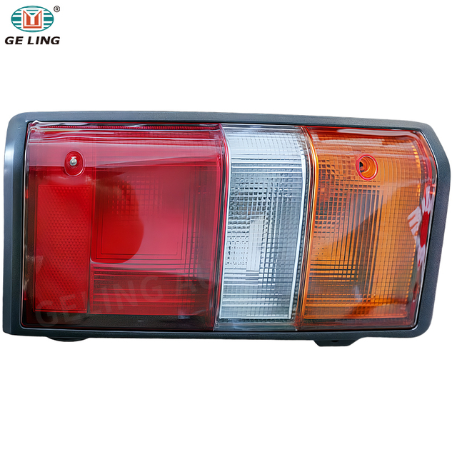 Nissan E24 i&ccedil;in arka lambası B655001N00 B655501N00