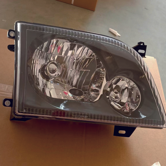 Faro negro con proyector 20-6242 para Ford Transit Van 2006