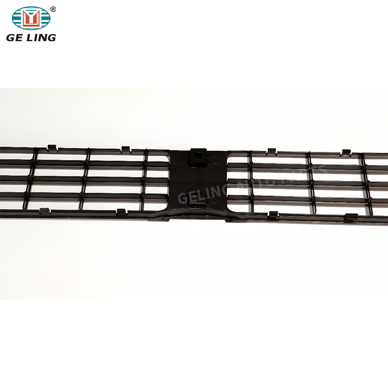 Grille Depan Atas untuk Nissan CWA451 2003